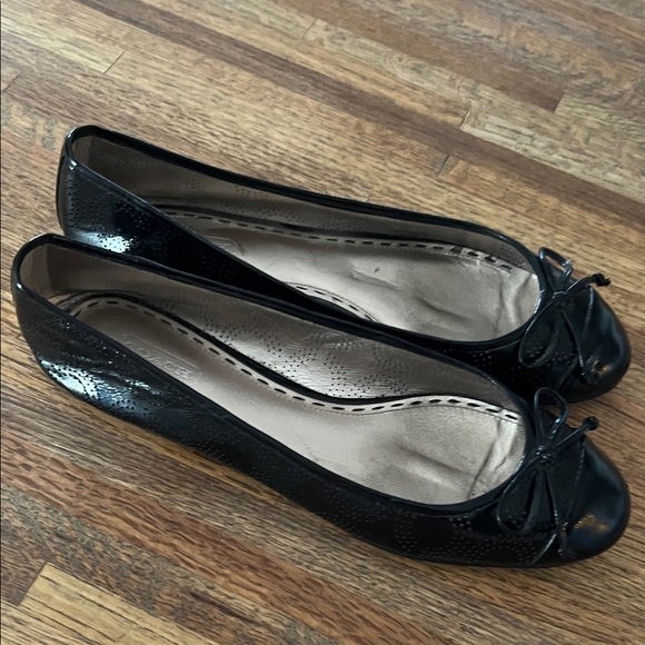 Coach Black Leather Flats with Bow - Picture 2 of 6
